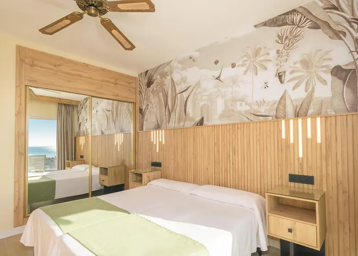 Hotel Parasol By Dorobe